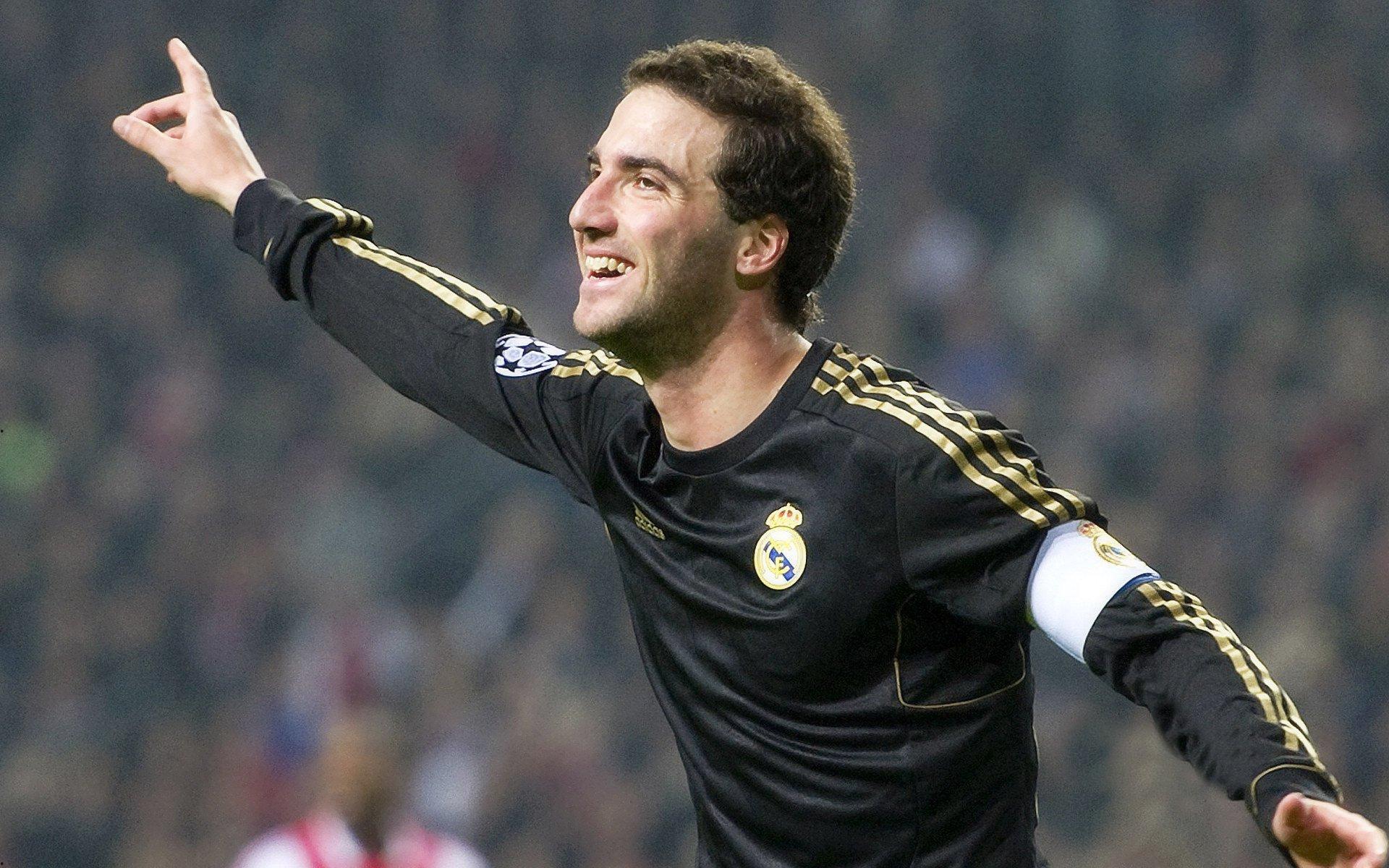 爱游戏入口_罗马锁定前AC米兰门将巴斯克斯，迪马济奥透露二门补强计划